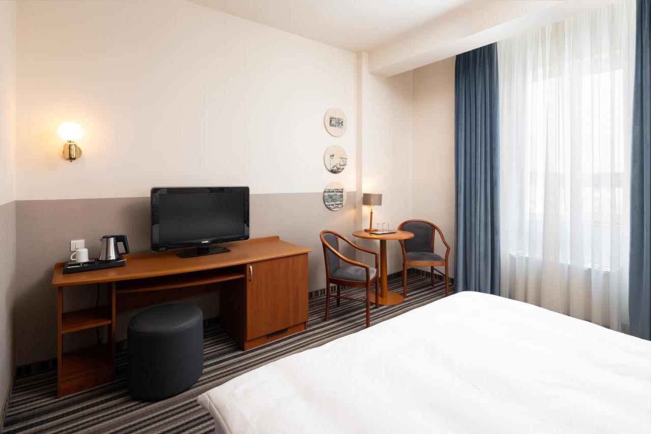 Mercure Sibiu Airport Exterior photo